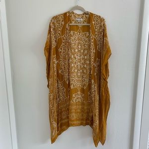SALE 3/$20 ☀️ Woven Heart Kimono